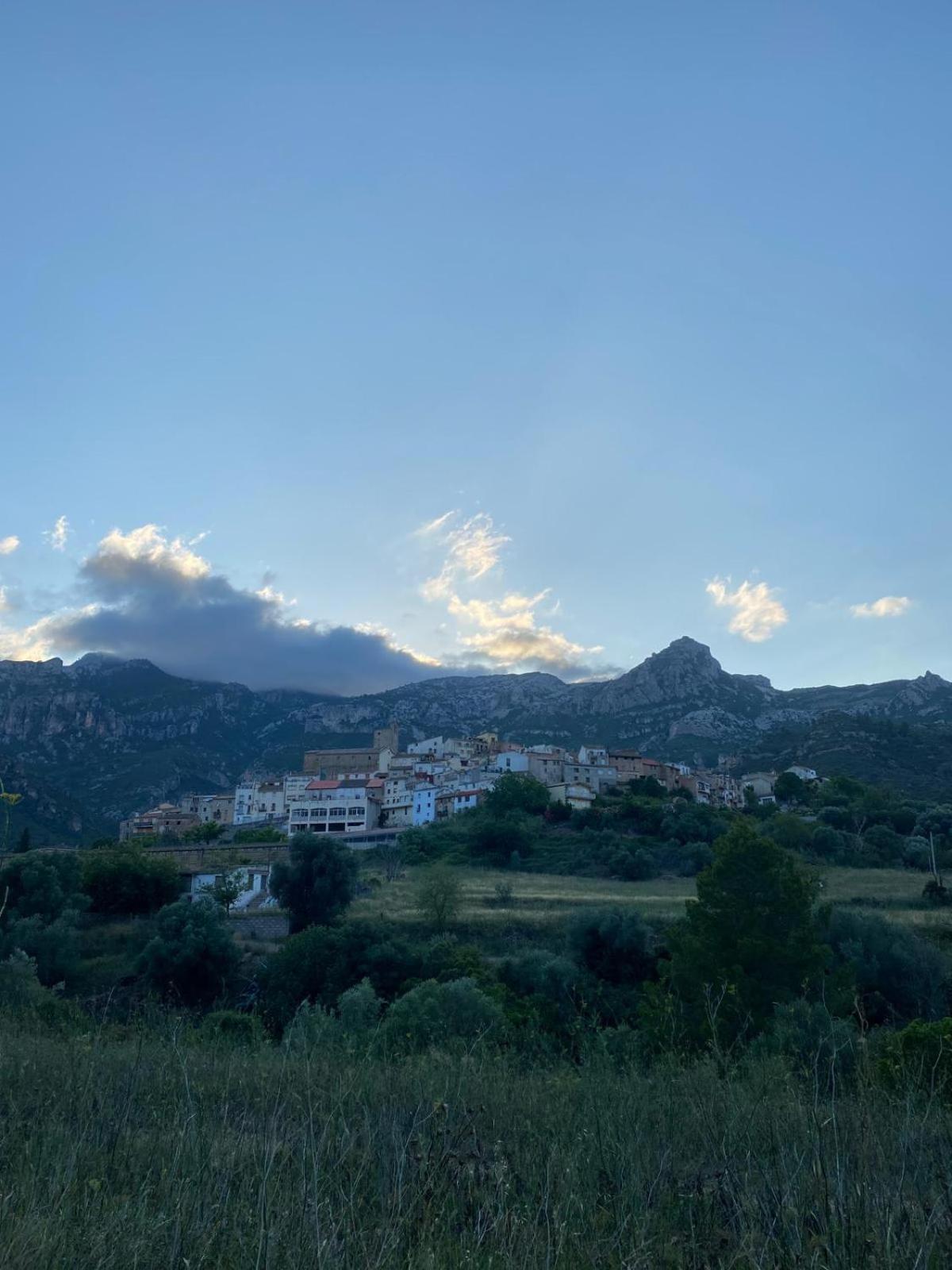 Ca La Cabrera Apartment Alfara de Carles Екстериор снимка